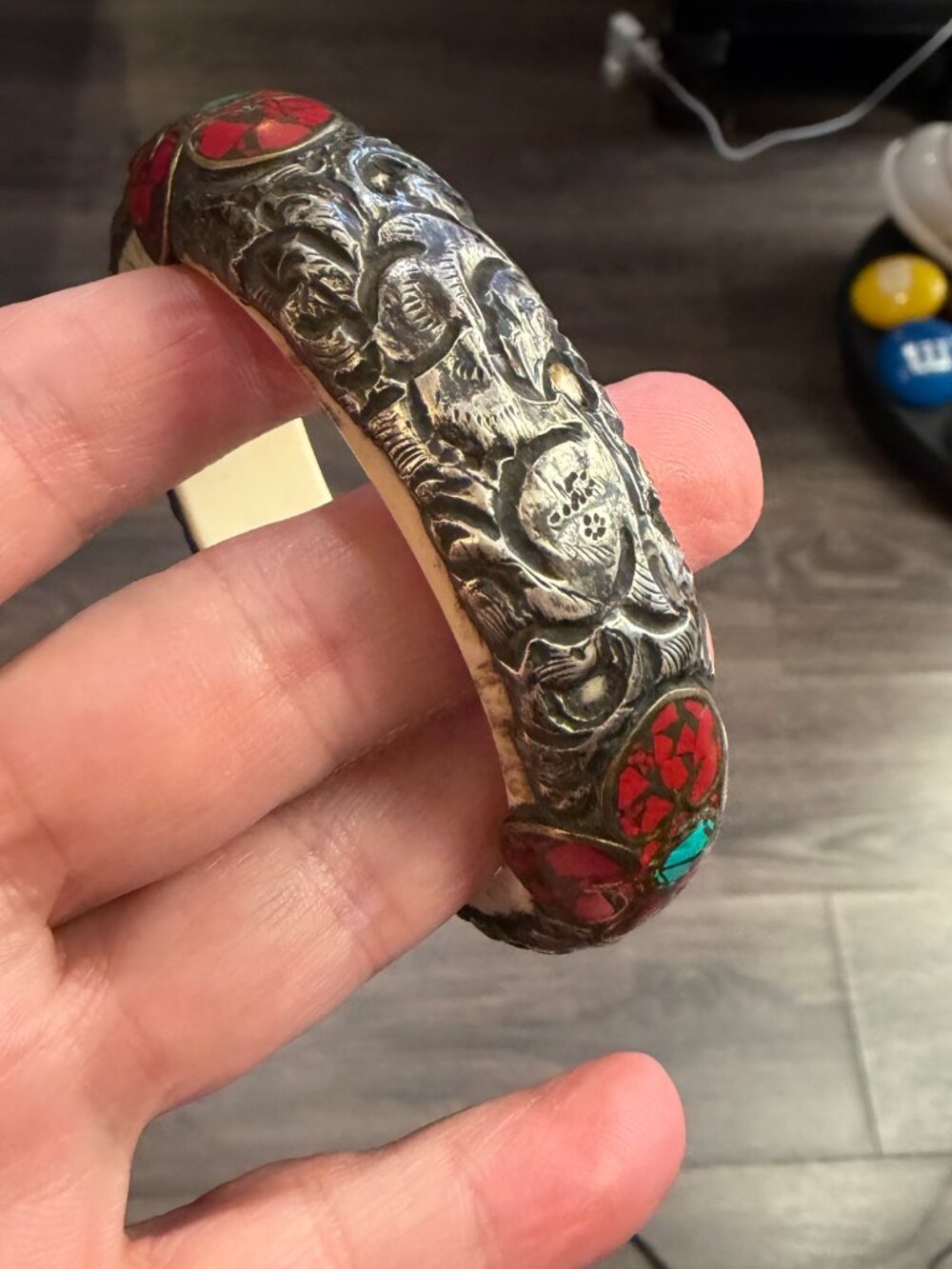 Vintage Tibetan-Style Plastic Bangle Silver-Tone Red Turquoise Inlay - Picture 4 of 5